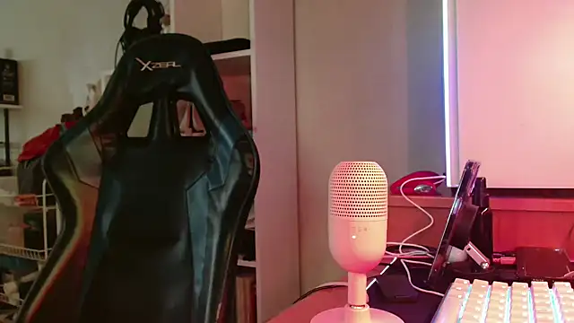 Snapshot of DirtyDi97 chatting on January 16, 3:49 pm DirtyDi97 online show from January 16, 3:49 pm