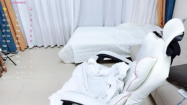 808dass online show from March 10, 1:10 pm