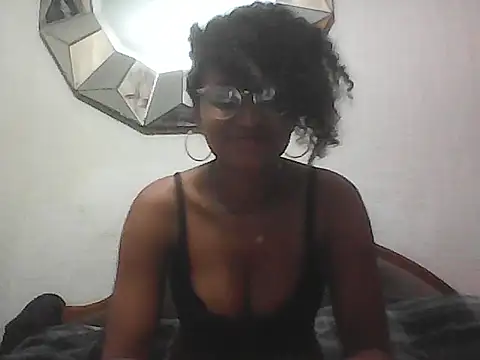 Snapshot of salveny chatting on November 6, 12:39 pm salveny online show from November 6, 12:39 pm