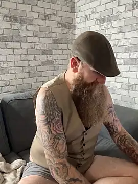 Snapshot of Ice_mannHH chatting on December 7, 10:28 pm Ice mannHH online show from December 7, 10:28 pm