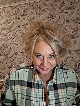 Snapshot of PALETT chatting on December 15, 1:00 pm PALETT online show from December 15, 1:00 pm