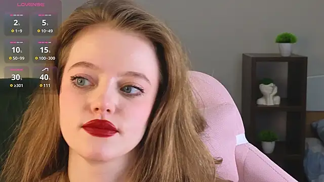 Eveleen Soleen online show from December 13, 10:45 pm