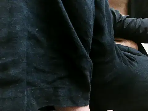 Snapshot of sexyguy1231 chatting on November 15, 6:55 am sexyguy1231 online show from November 15, 6:55 am