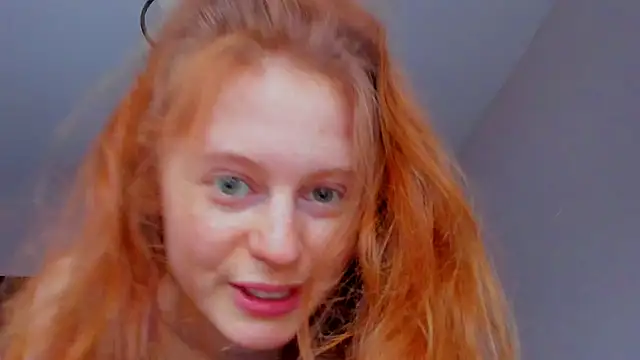 Snapshot of Fire_Luna chatting on December 11, 11:51 am Fire Luna online show from December 11, 11:51 am