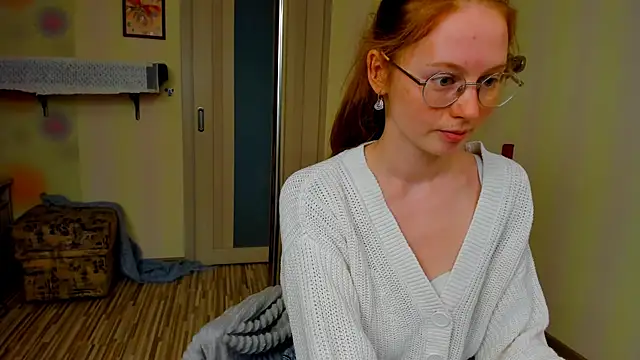 Snapshot of Fire_Luna chatting on October 6, 4:54 am Fire Luna online show from October 6, 4:54 am