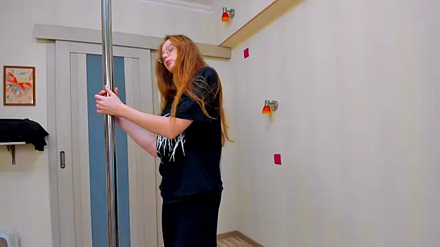 Snapshot of Fire_Luna chatting on November 1, 5:31 am Fire Luna online show from November 1, 5:31 am