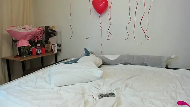 Snapshot of Shadow_Dance chatting on February 15, 2:44 pm Shadow Dance online show from February 15, 2:44 pm