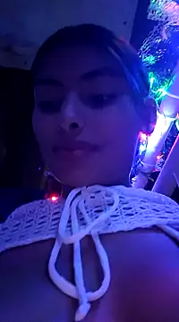 Snapshot of vanyacam_ chatting on December 13, 6:21 am vanyacam online show from December 13, 6:21 am