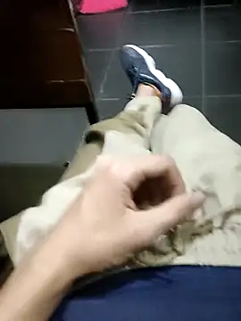 Snapshot of Juliano69xv chatting on October 16, 11:39 pm Juliano69xv online show from October 16, 11:39 pm