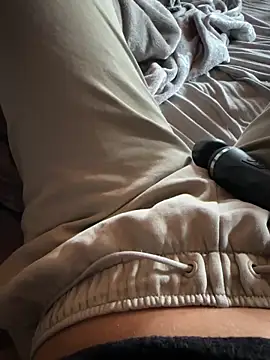 Snapshot of Ana-05 chatting on October 5, 1:20 pm Ana-05 online show from October 5, 1:20 pm