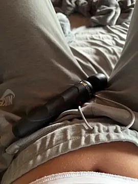 Snapshot of Ana-05 chatting on October 7, 10:12 am Ana-05 online show from October 7, 10:12 am