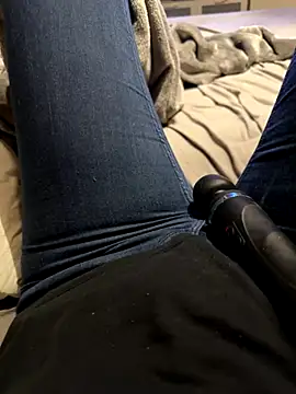 Snapshot of Ana-05 chatting on October 13, 5:24 pm Ana-05 online show from October 13, 5:24 pm