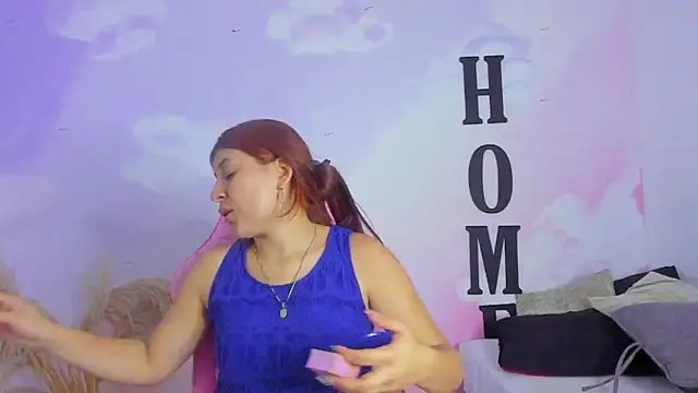 carolayrosse online show from February 4, 1:13 am