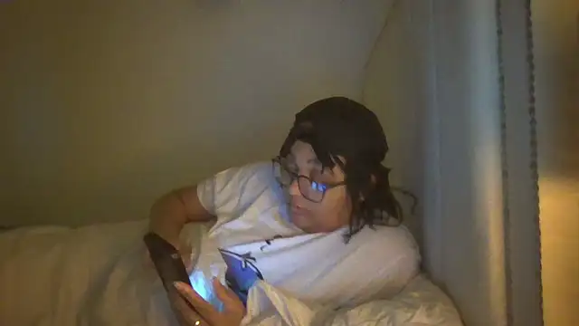 vanilla chocolate23 online show from February 16, 10:21 pm