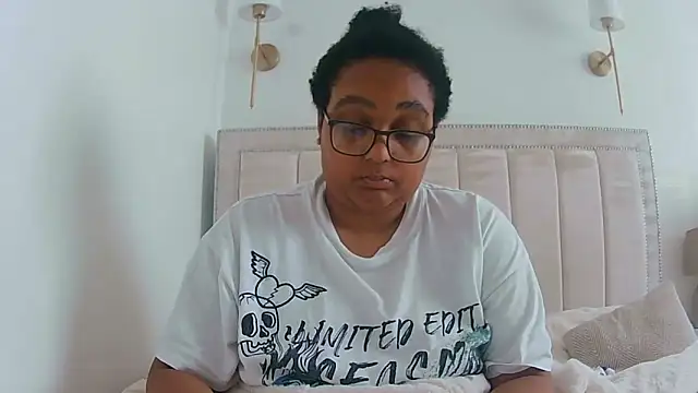 vanilla chocolate23 online show from September 20, 11:11 am