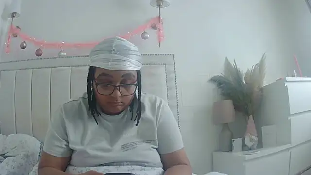 vanilla chocolate23 online show from December 21, 10:33 am