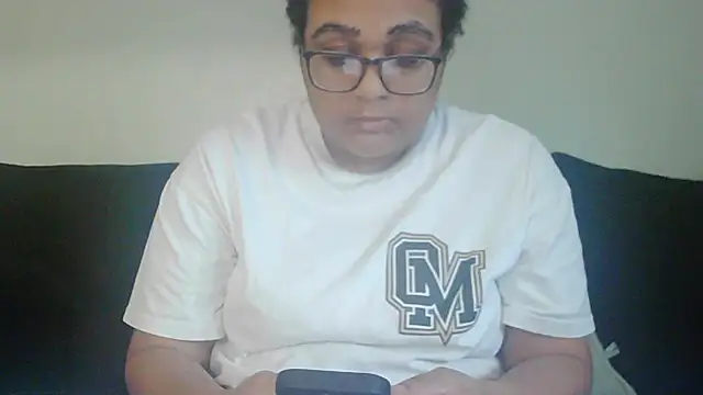 vanilla chocolate23 online show from January 17, 9:25 am