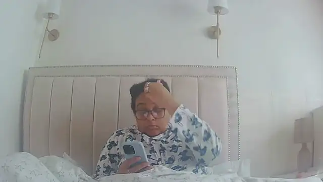 vanilla chocolate23 online show from February 27, 9:09 am