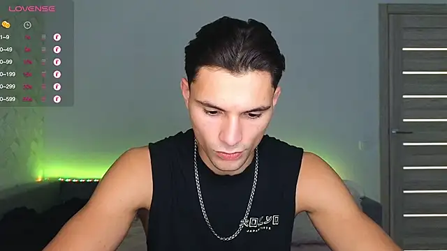 denlover1 online show from October 29, 9:00 am