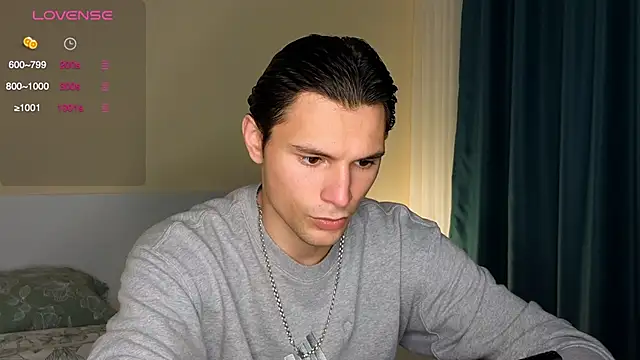 denlover1 online show from April 22, 11:45 am