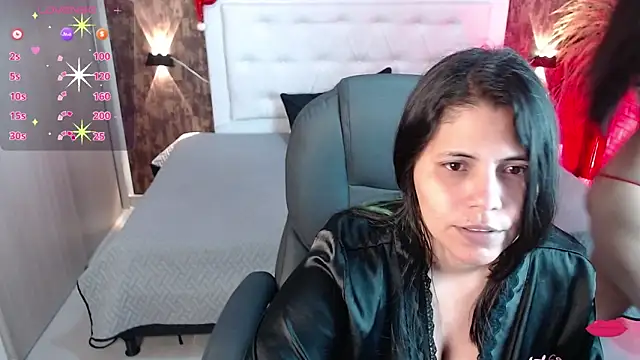 Snapshot of dulce__love69 chatting on December 6, 3:41 am dulce love69 online show from December 6, 3:41 am