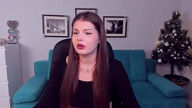 Snapshot of AdeliaKiss chatting on December 14, 5:47 pm AdeliaKiss online show from December 14, 5:47 pm