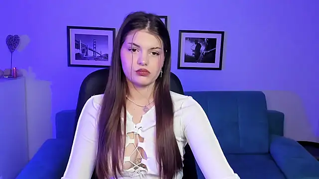 Snapshot of AdeliaKiss chatting on January 14, 3:04 pm AdeliaKiss online show from January 14, 3:04 pm