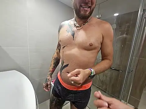 Snapshot of manforhotfun chatting on September 26, 8:57 pm manforhotfun online show from September 26, 8:57 pm