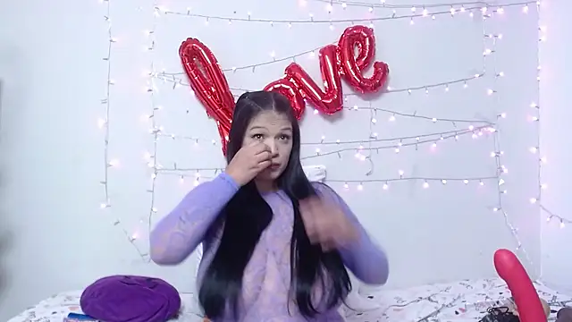 Nicol Love0 online show from February 24, 2:37 pm