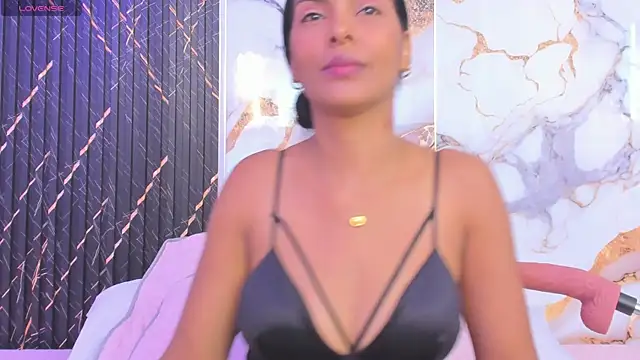 Snapshot of Alyson-a chatting on November 22, 12:15 pm Alyson-a online show from November 22, 12:15 pm