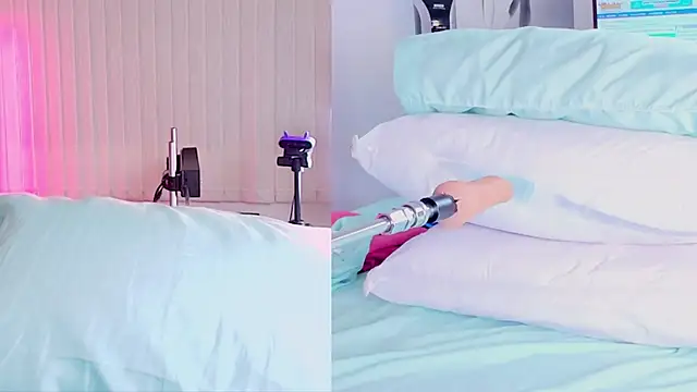 Kinky Mindy  online show from September 24, 7:50 pm