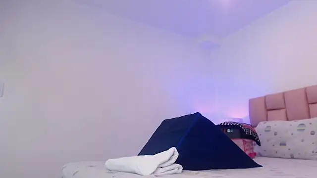 Zoe Vixen online show from December 30, 12:20 pm