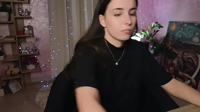 AuroraAksnesss online show from December 3, 11:33 am