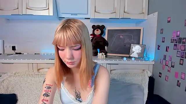 Linablueeyed online show from February 5, 8:11 am