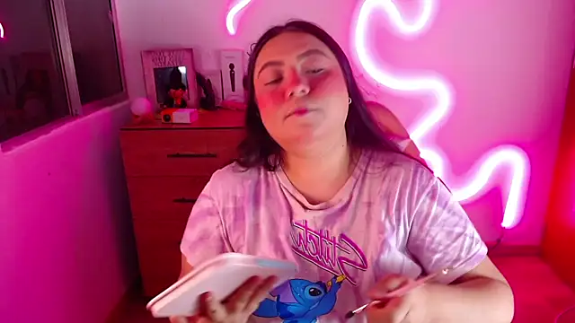 Snapshot of Rebeca_charme21 chatting on December 7, 2:20 am Rebeca charme21 online show from December 7, 2:20 am