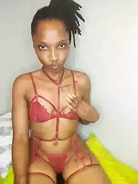 Snapshot of FreakySag_8888 chatting on December 13, 4:11 am FreakySag 8888 online show from December 13, 4:11 am