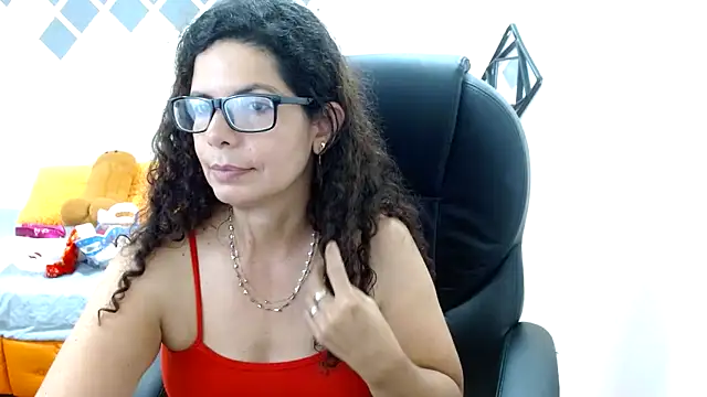 Snapshot of sila_bolum chatting on December 7, 6:26 pm sila bolum online show from December 7, 6:26 pm
