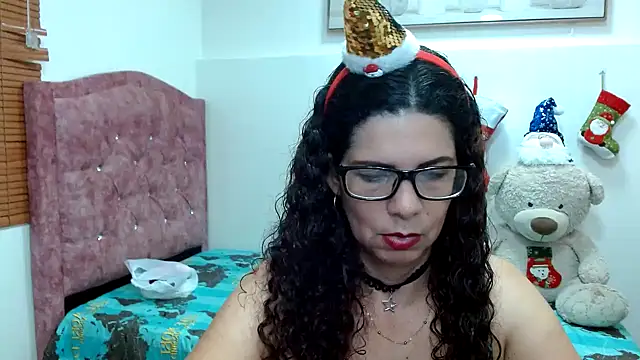 Snapshot of sila_bolum chatting on December 16, 7:10 pm sila bolum online show from December 16, 7:10 pm