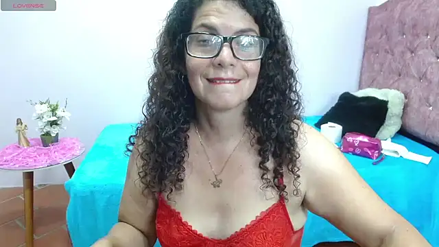 Snapshot of sila_bolum chatting on February 1, 10:44 pm sila bolum online show from February 1, 10:44 pm