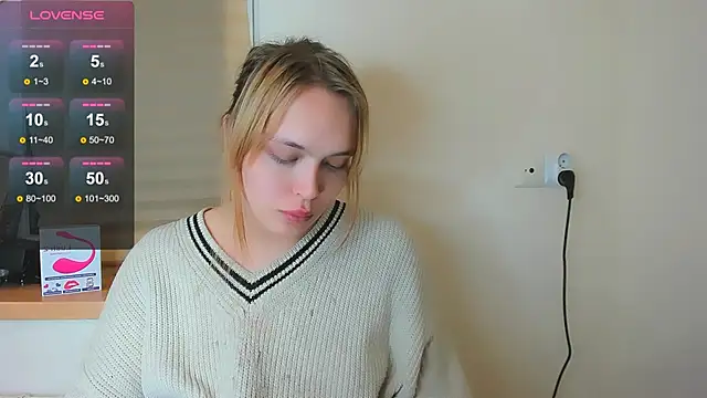 Snapshot of fem_to chatting on March 10, 6:23 pm fem to online show from March 10, 6:23 pm