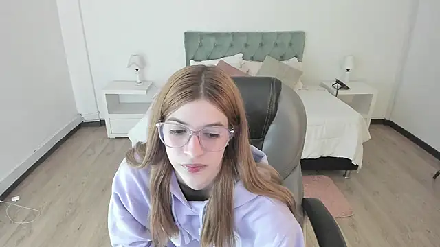 Nora Vennucci online show from February 1, 12:26 pm