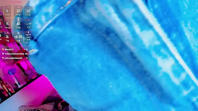 Snapshot of pinkscreens chatting on February 7, 6:35 am pinkscreens online show from February 7, 6:35 am