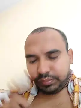 Snapshot of Hotrayyy chatting on December 26, 5:04 am Hotrayyy online show from December 26, 5:04 am