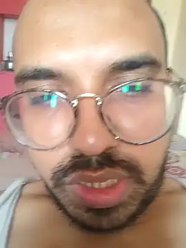 Snapshot of Hotrayyy chatting on December 28, 7:22 am Hotrayyy online show from December 28, 7:22 am