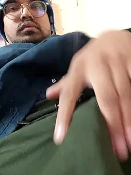 Snapshot of Hotrayyy chatting on December 16, 1:05 pm Hotrayyy online show from December 16, 1:05 pm