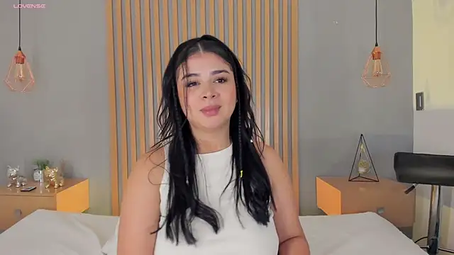 Snapshot of mary_suarez chatting on February 7, 3:45 am mary suarez online show from February 7, 3:45 am