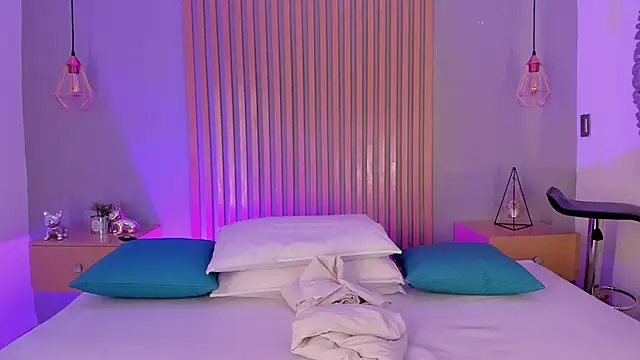Snapshot of mary_suarez chatting on February 17, 3:36 am mary suarez online show from February 17, 3:36 am