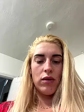 Snapshot of Barbie_26 chatting on December 7, 10:45 am Barbie 26 online show from December 7, 10:45 am