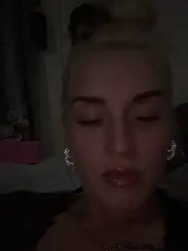 Snapshot of Barbie_26 chatting on December 9, 8:54 pm Barbie 26 online show from December 9, 8:54 pm