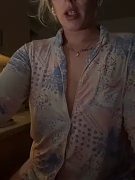 Snapshot of Barbie_26 chatting on March 20, 10:29 pm Barbie 26 online show from March 20, 10:29 pm